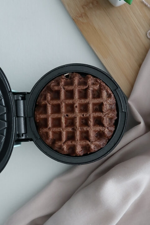 chocolate waffles maker cooked