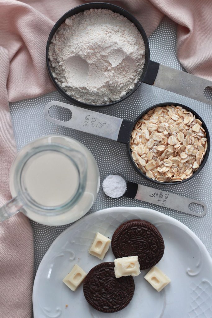 showing oatmeal cookie ingredients