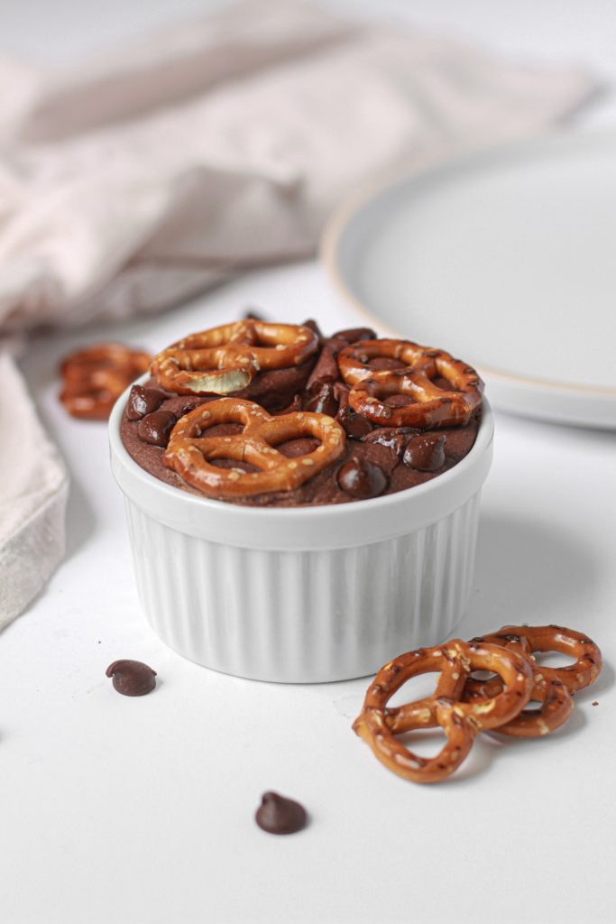 chocolate pretzel baked oats healthy recipe