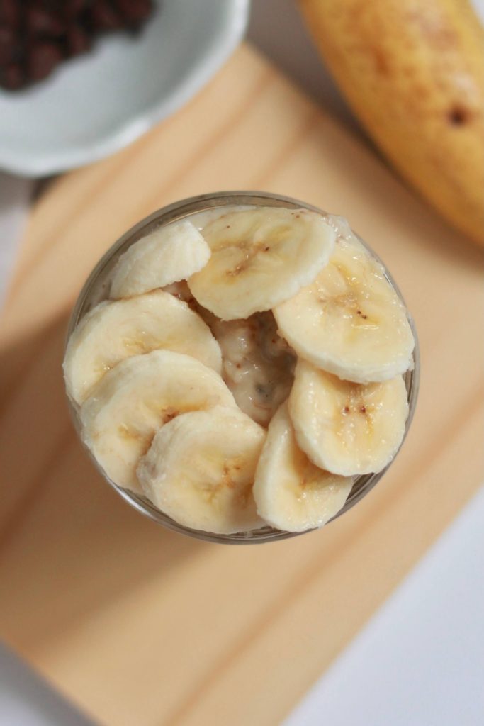 showing chunky monkey overnight oats banana