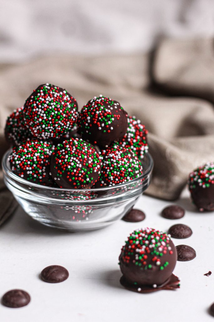 5-Ingredient Holiday Chocolate Bites