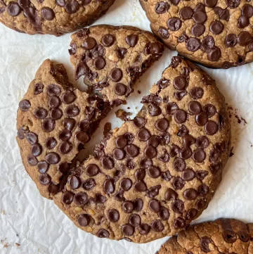 vegan peanut butter chocolate chip cookies