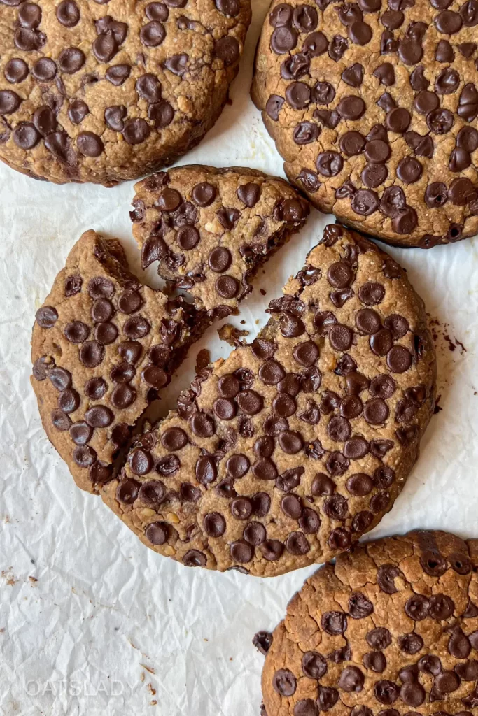 vegan peanut butter chocolate chip cookies