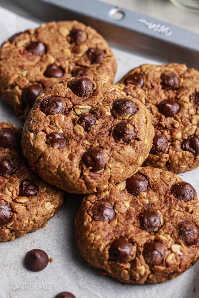 Vegan Oatmeal Chocolate Chip Cookies